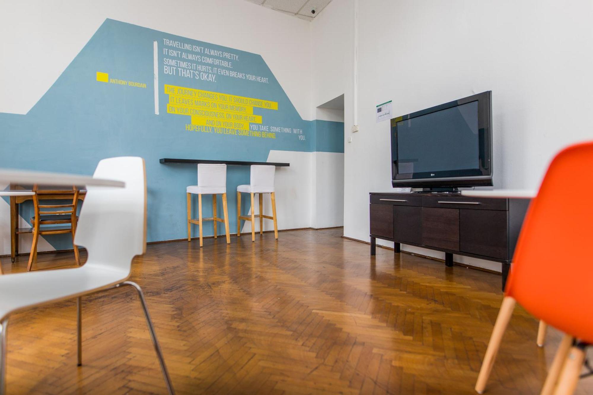 2B Hostel & Rooms — Photos 1